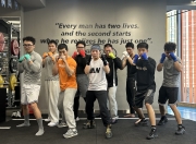 开云官网-包含豪门对决！拳击上演世纪大战的词条