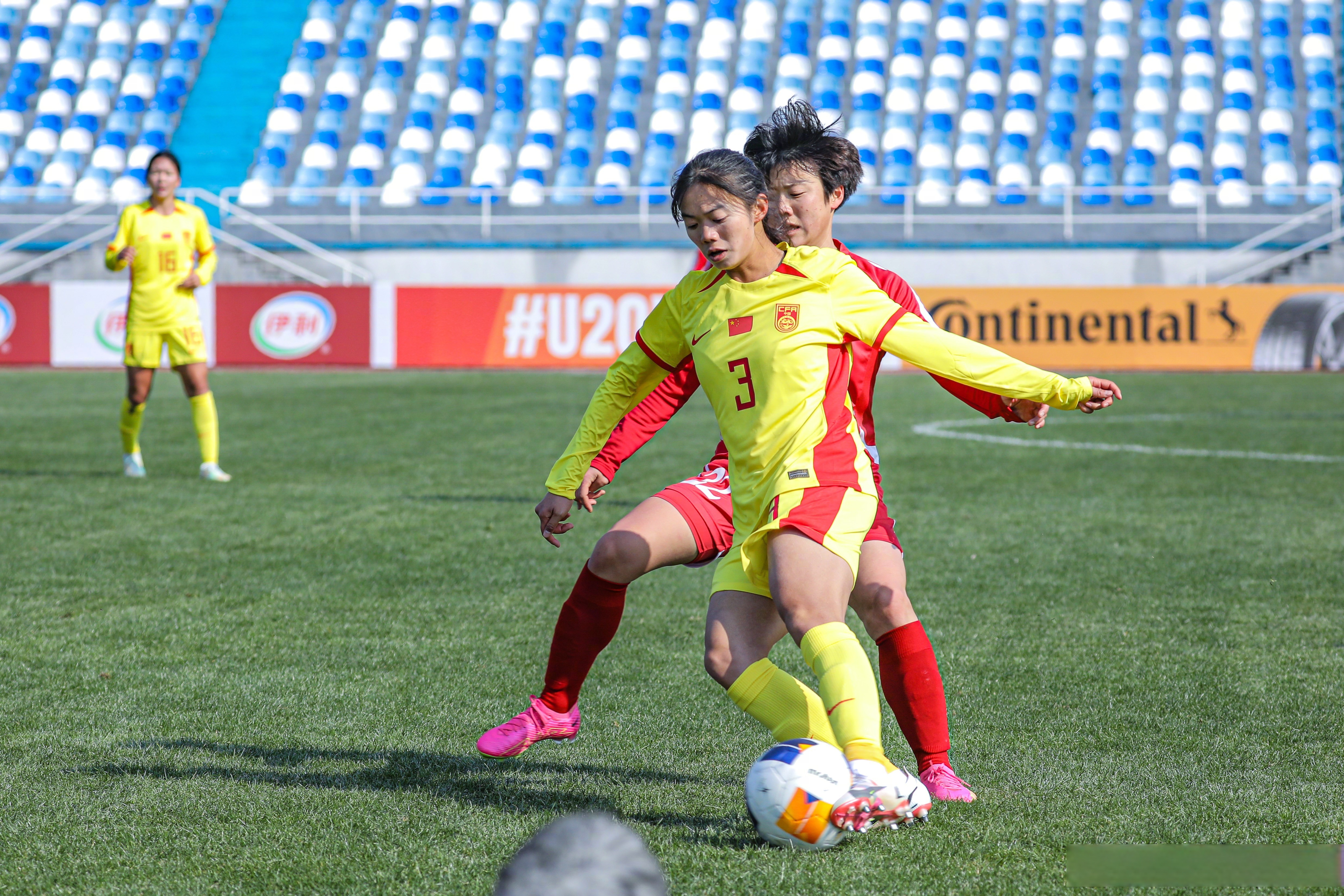 女足联赛中，中国队取得出色表现