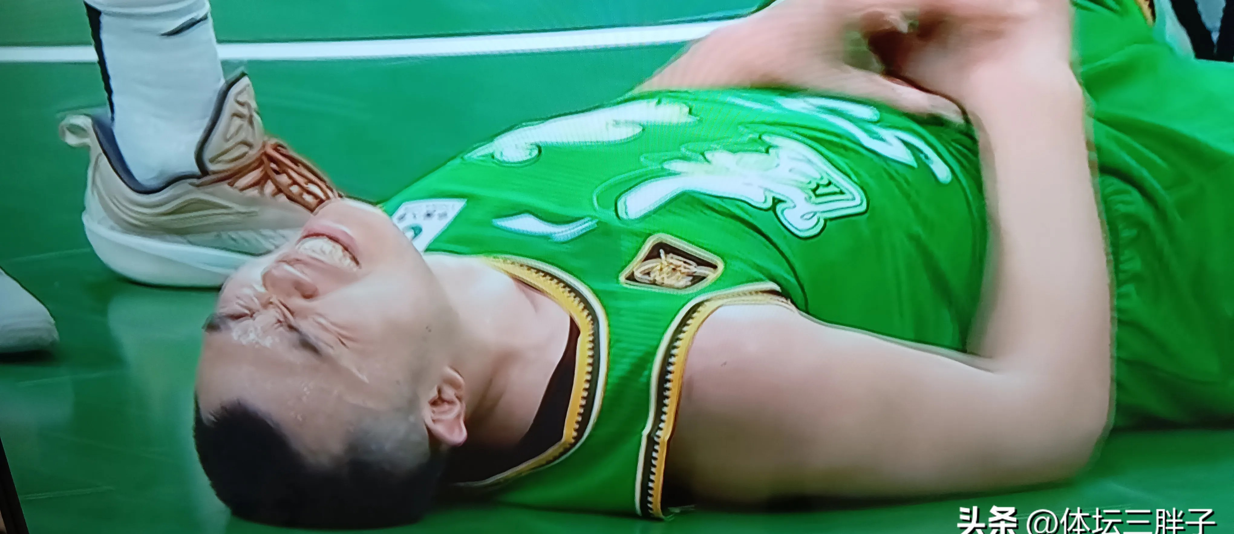 包含辽宁男篮出现危机，整顿势在必行的词条