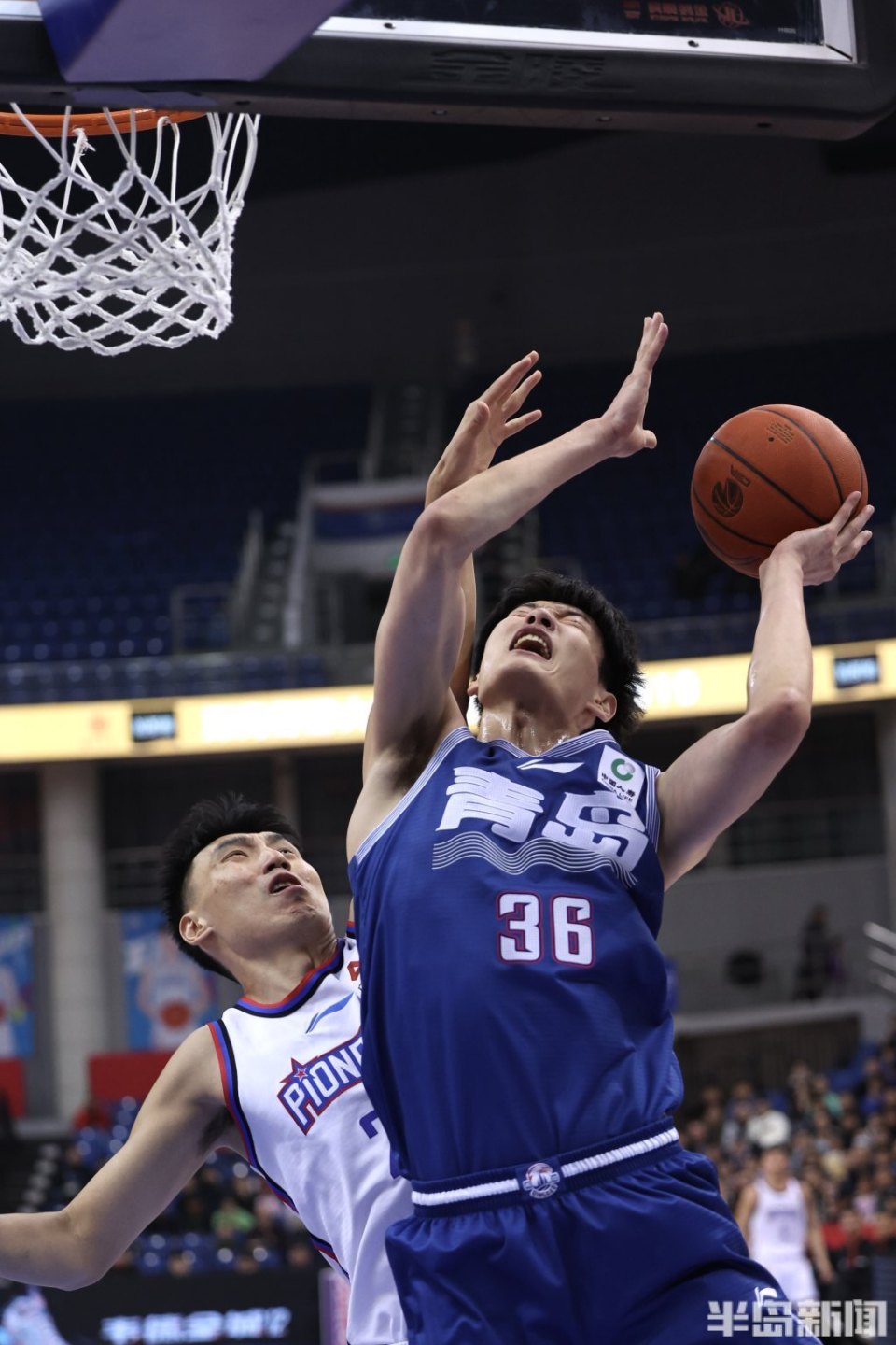 关于青岛男篮在场上奋力作战取得胜利的信息 关于青岛男篮在场上奋力作战取得胜利的信息