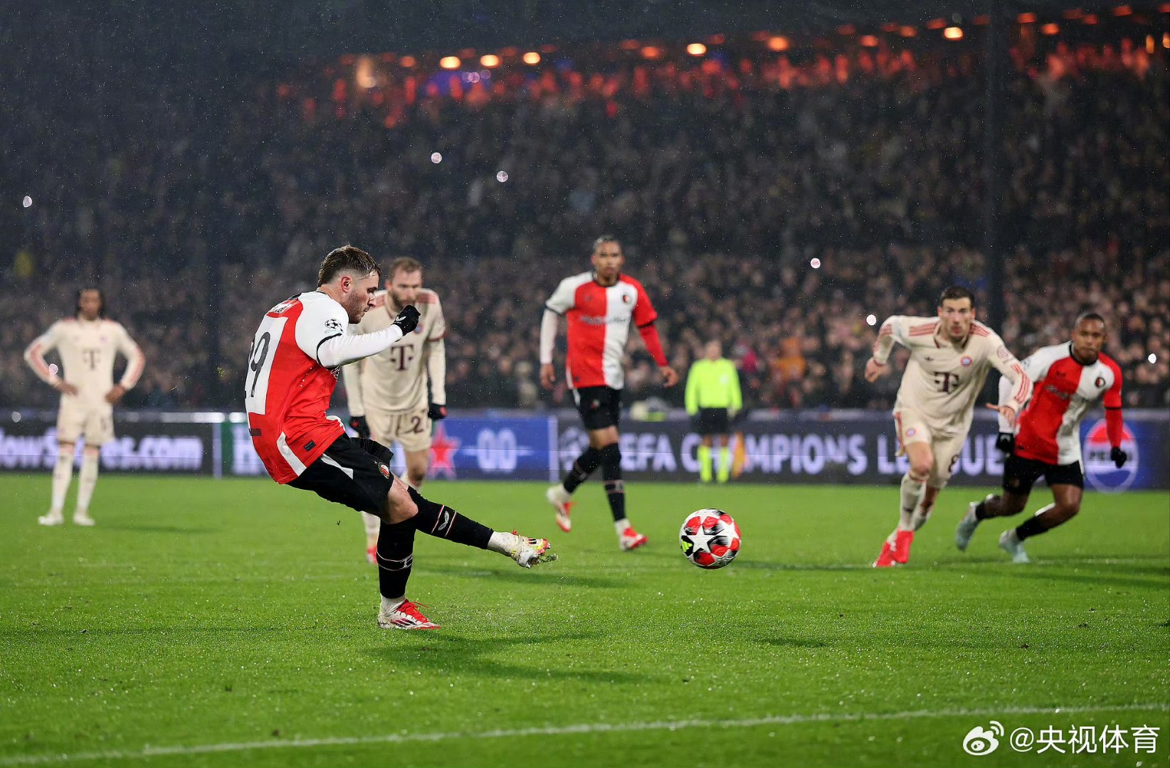 包含西班牙完胜拜仁,布鲁诺爆发神勇的词条 包含西班牙完胜拜仁,布鲁诺爆发神勇的词条